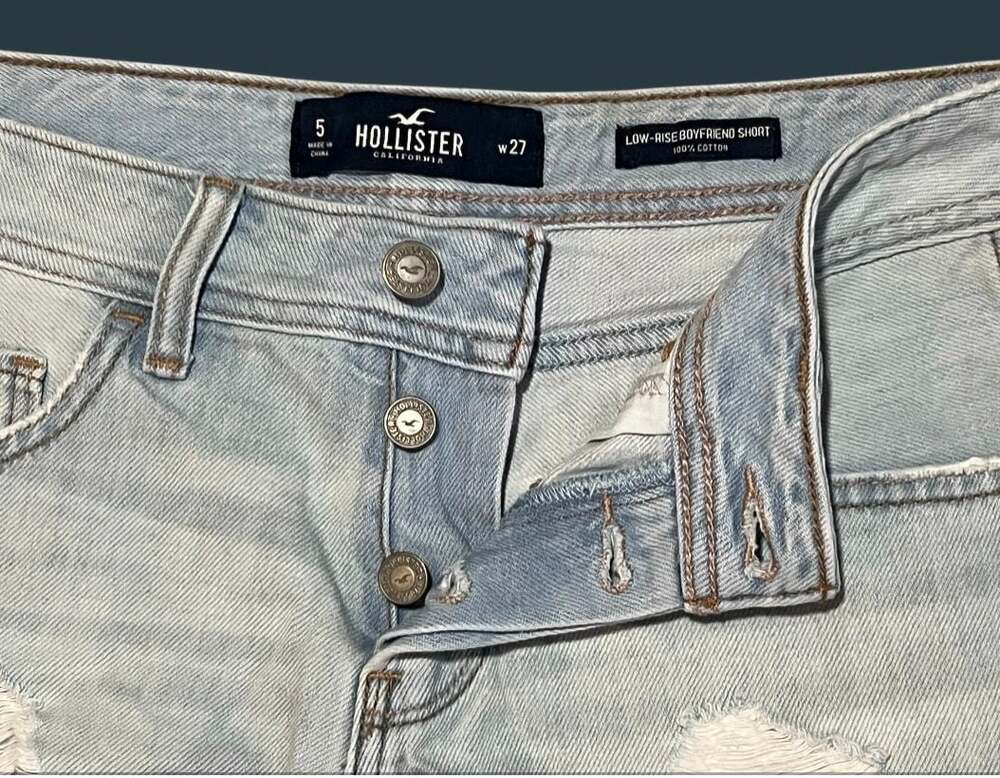 Hollister Low-Rise Boyfriend Distressed Lace Denim Shorts Size 5 / 27 - Picture 2 of 9